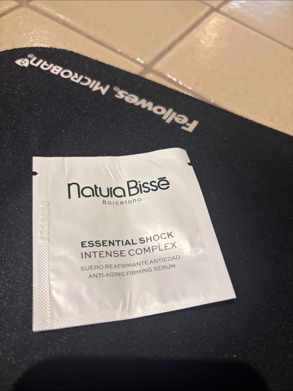 Natura Bissé Essential Shock Intense Complex Anti-Aging Serum Sachet - White